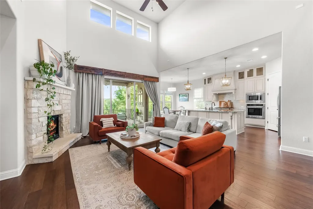 215 Vista Village Cove Austin TX 78738