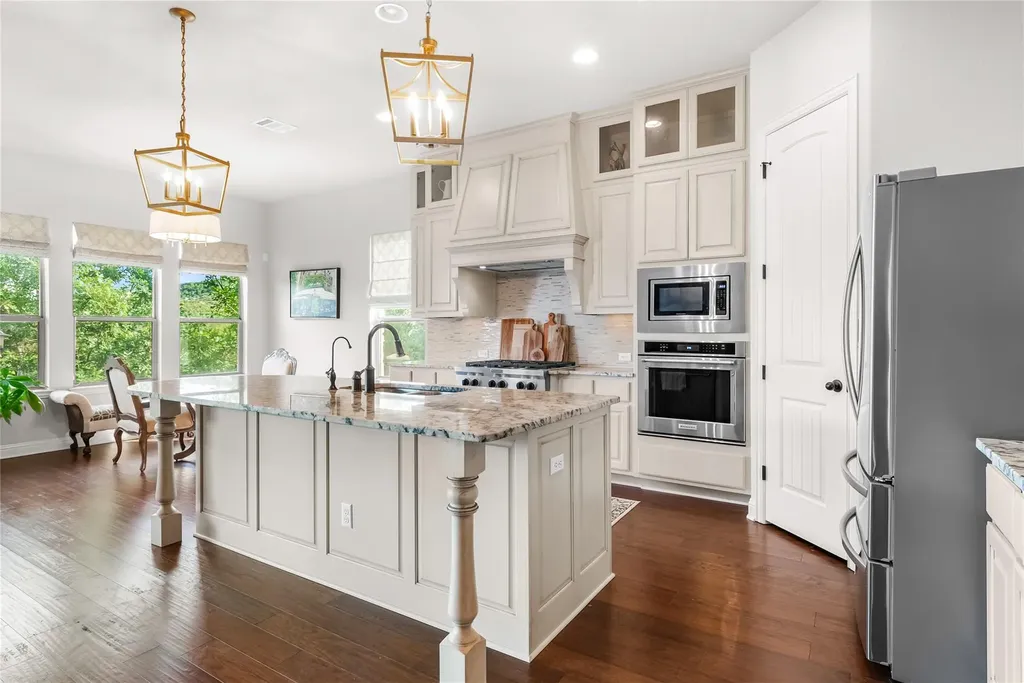 215 Vista Village Cove Austin TX 78738