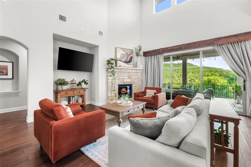 215 Vista Village Cove Austin TX 78738