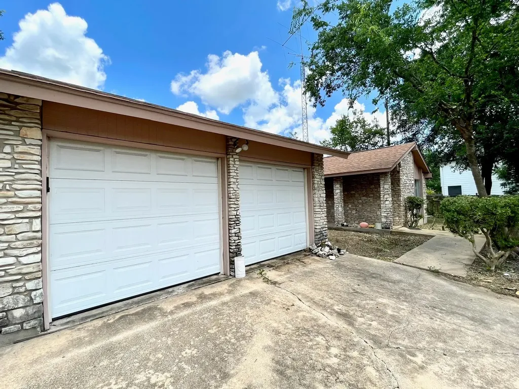 2304 Shelby Oak Lane Austin TX 78748