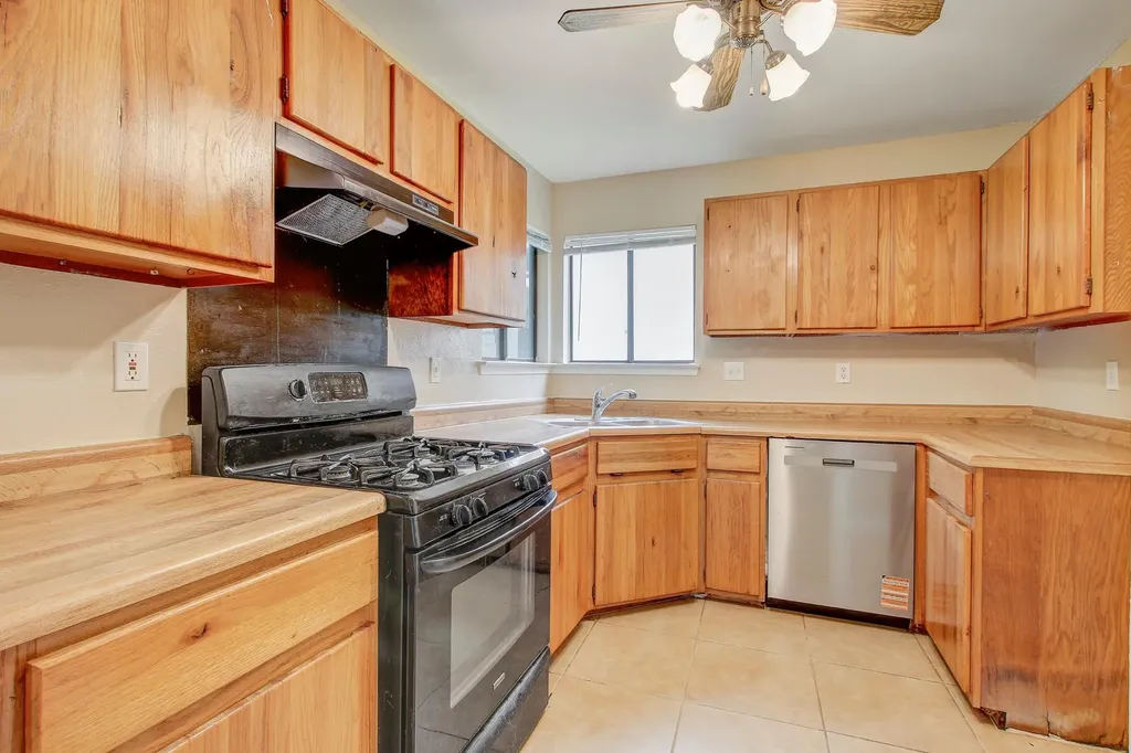 2203 Frontier Trail Round Rock TX 78681