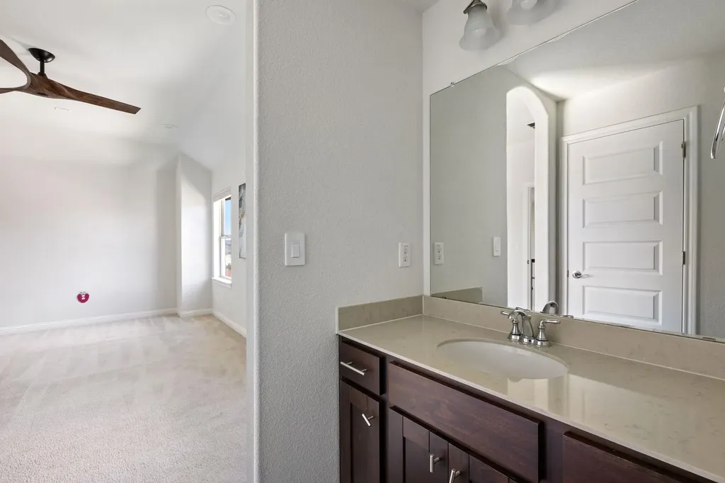2301 Fossetta View Leander TX 78641