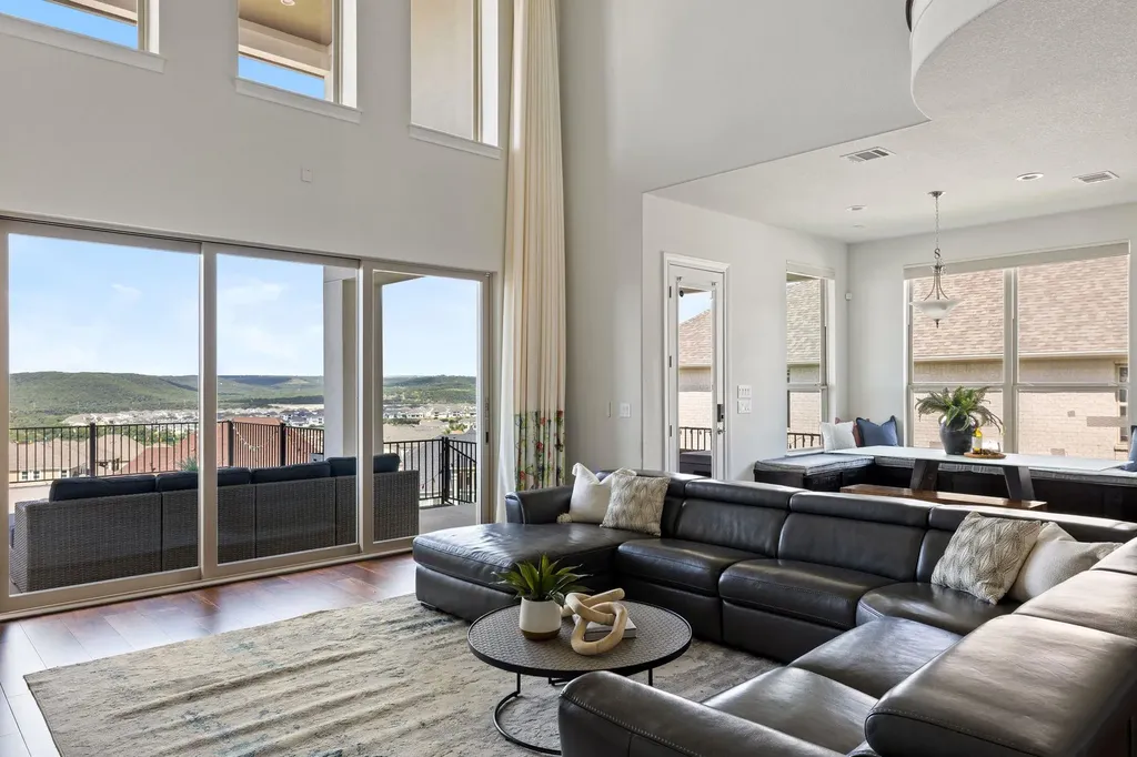 2301 Fossetta View Leander TX 78641