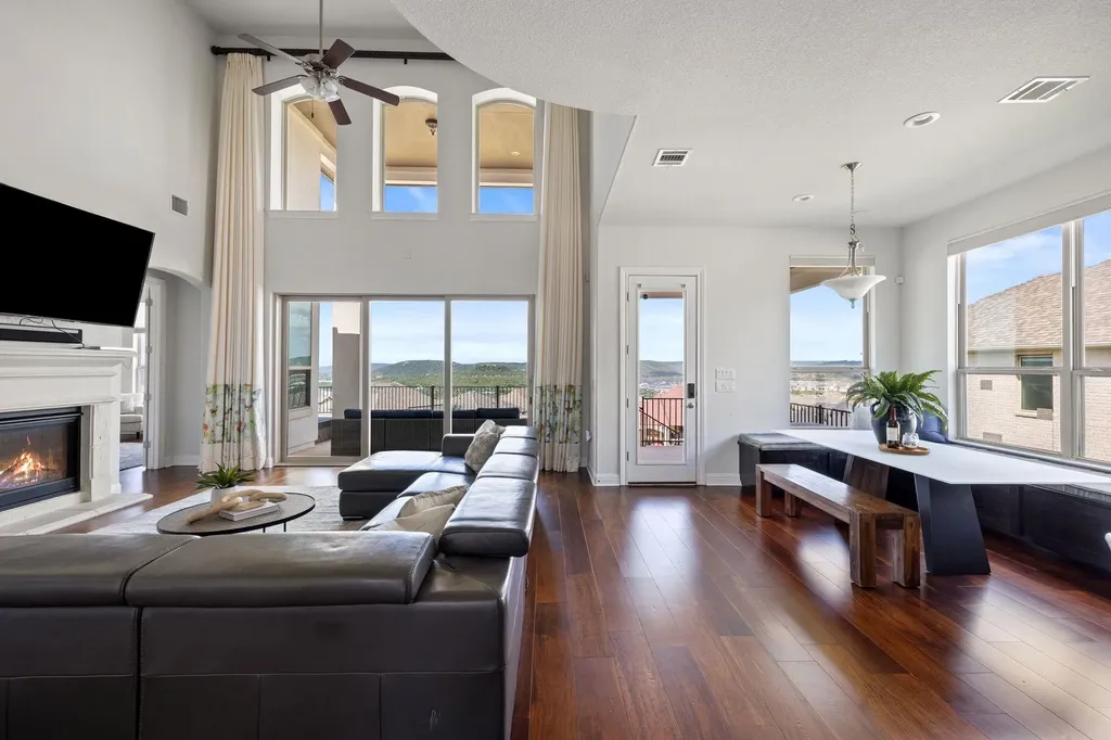 2301 Fossetta View Leander TX 78641