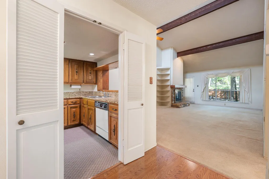 8318 Bent Tree Road Austin TX 78759