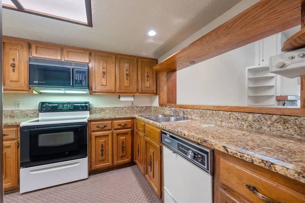 8318 Bent Tree Road Austin TX 78759