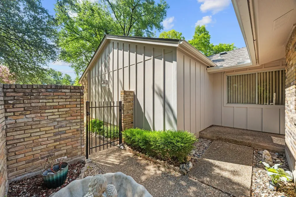 8318 Bent Tree Road Austin TX 78759