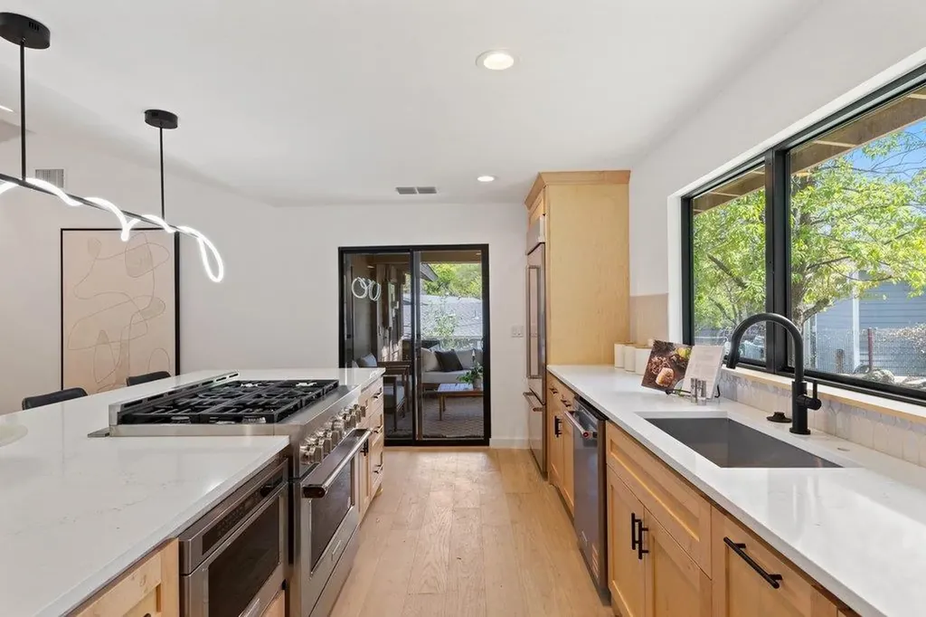 2503 Rockingham Drive Austin TX 78704