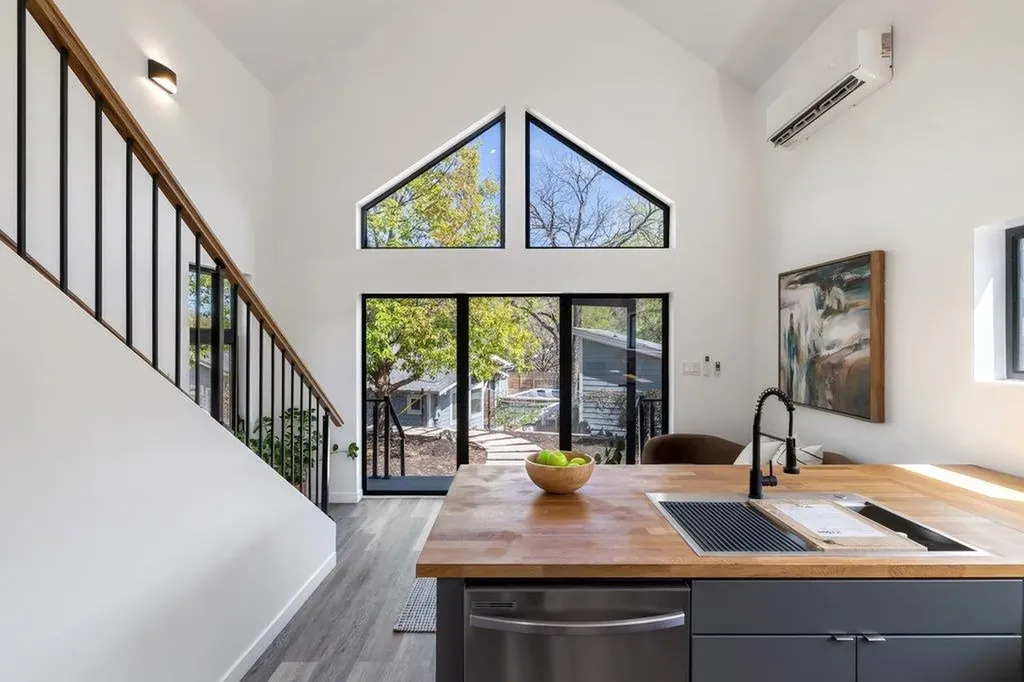 2503 Rockingham Drive Austin TX 78704