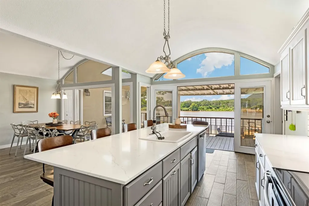 3708 River Oaks Drive Kingsland TX 78639