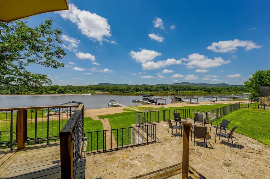 3708 River Oaks Drive Kingsland TX 78639