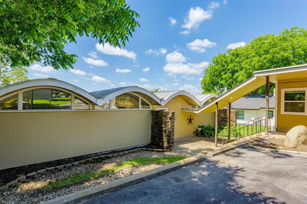3708 River Oaks Drive Kingsland TX 78639