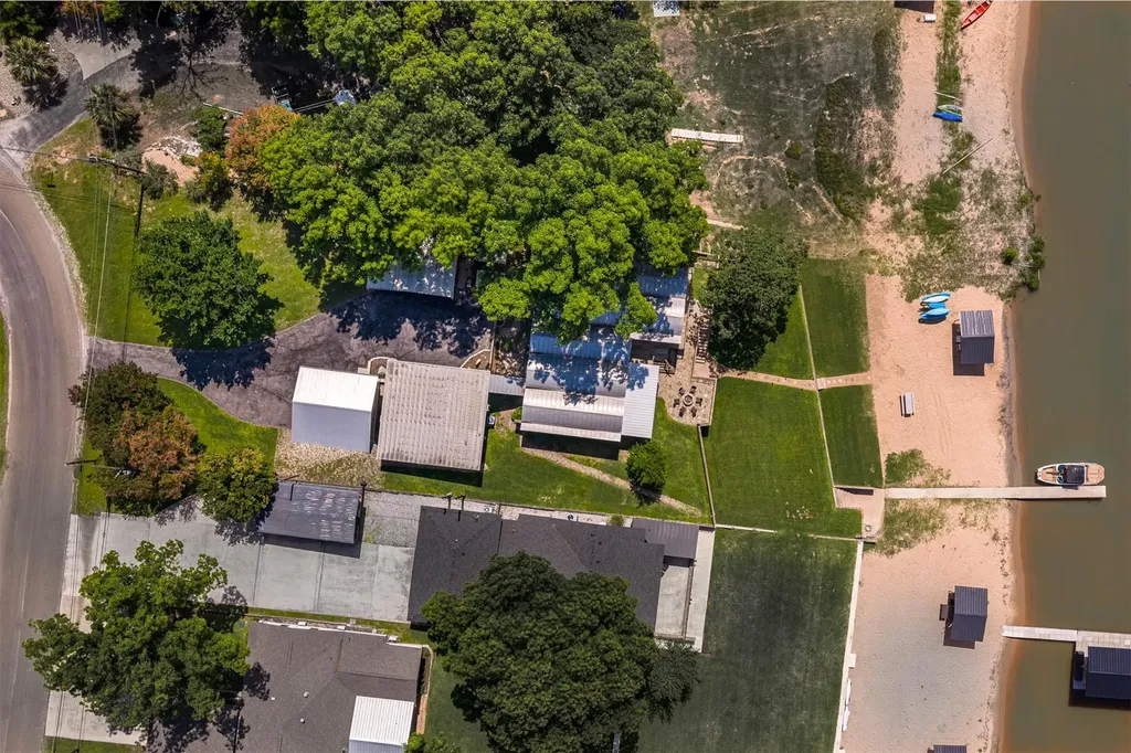 3708 River Oaks Drive Kingsland TX 78639