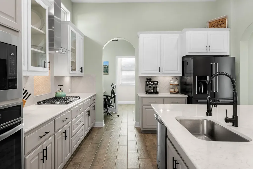 18716 Laramie Well Cove Austin TX 78738