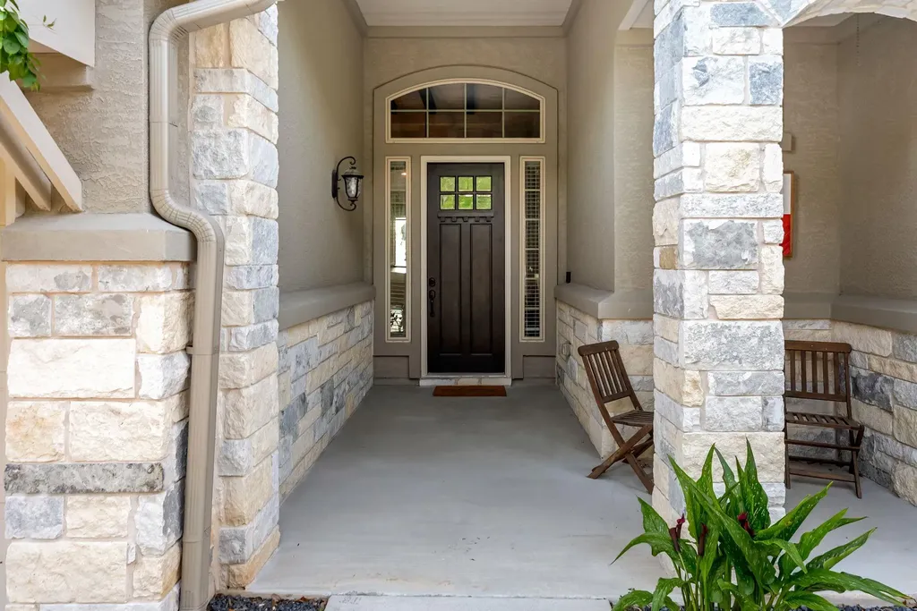 18716 Laramie Well Cove Austin TX 78738