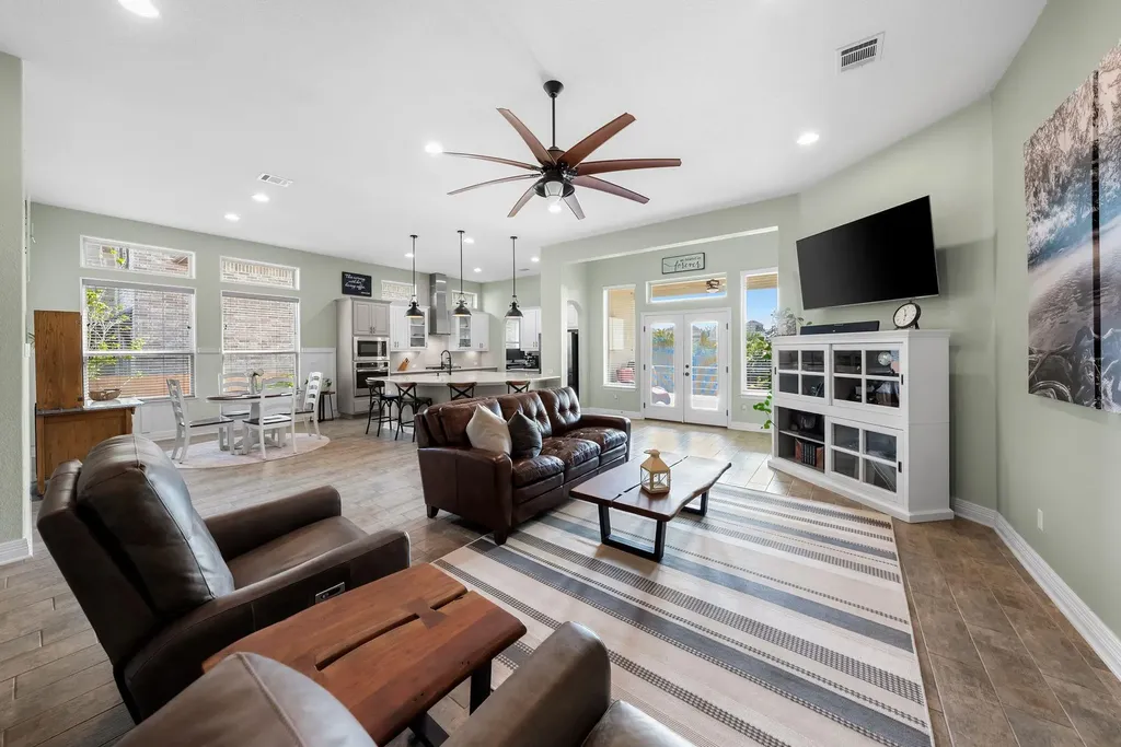 18716 Laramie Well Cove Austin TX 78738