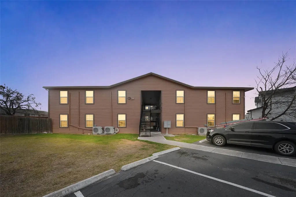 8142 Glen Mont San Antonio TX 78239