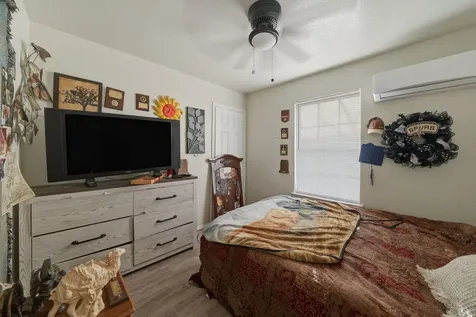 8142 Glen Mont San Antonio TX 78239