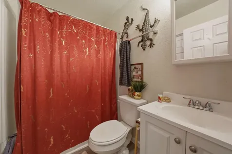 8142 Glen Mont San Antonio TX 78239