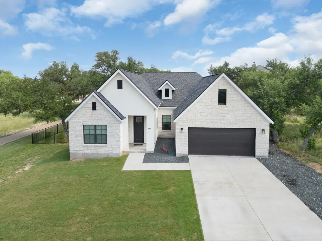 809 John Price Blanco TX 78606
