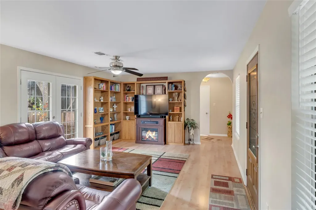 1122 Hill Circle East Drive Granite Shoals TX 78654