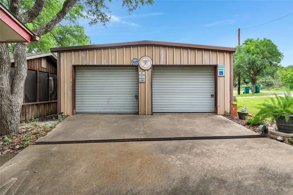 1122 Hill Circle East Drive Granite Shoals TX 78654