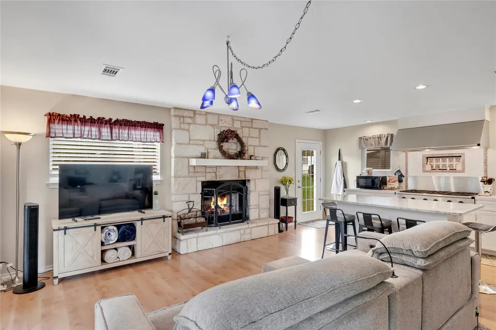 1122 Hill Circle East Drive Granite Shoals TX 78654