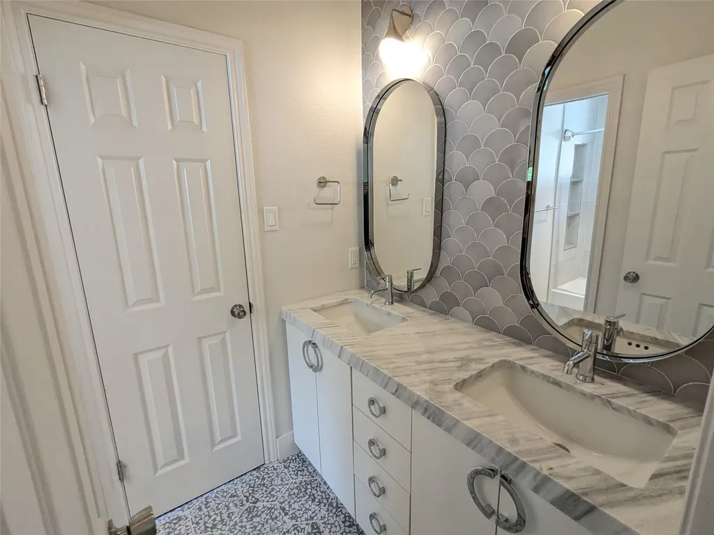 9257 Scenic Bluff Drive Austin TX 78733