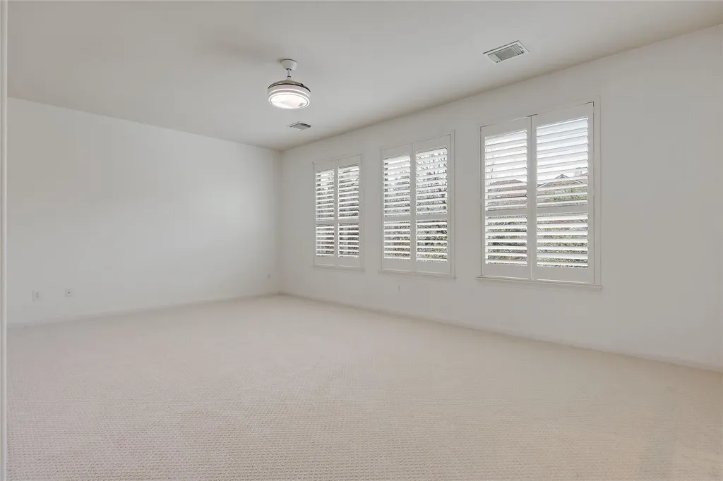 7621 Menler Drive Austin TX 78735