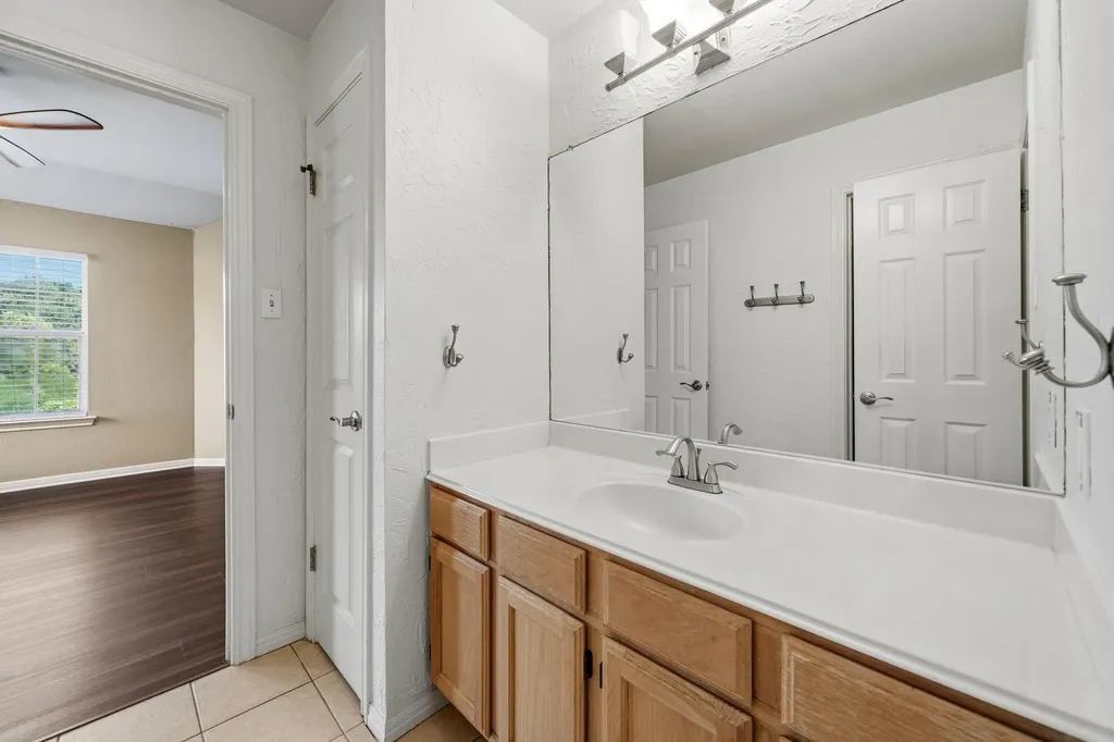 6604 Strutton Cove Austin TX 78759