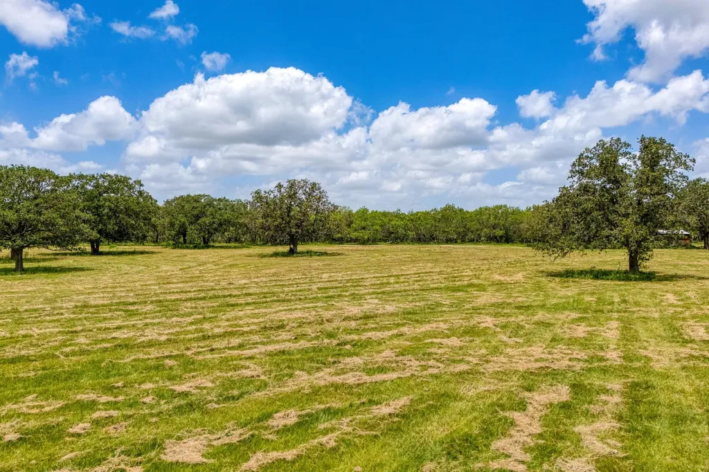3291 Washburn Road Luling TX 78648