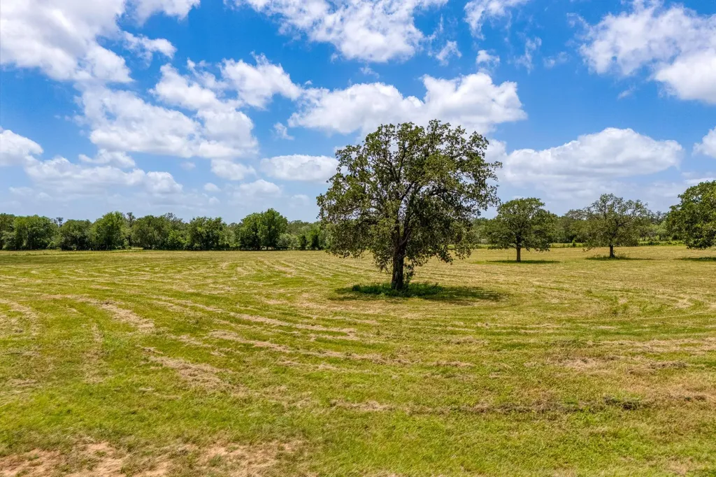 3291 Washburn Road Luling TX 78648