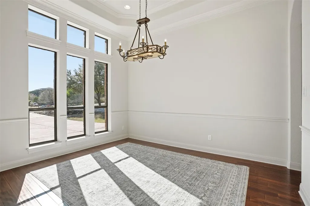 2312 Lakehurst Road Spicewood TX 78669