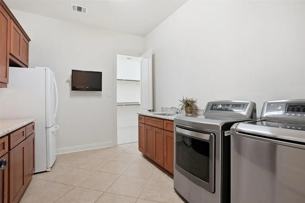 2312 Lakehurst Road Spicewood TX 78669