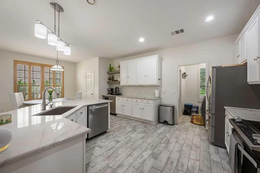 10232 Grizzly Oak Drive Austin TX 78748