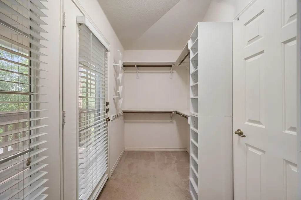 10232 Grizzly Oak Drive Austin TX 78748