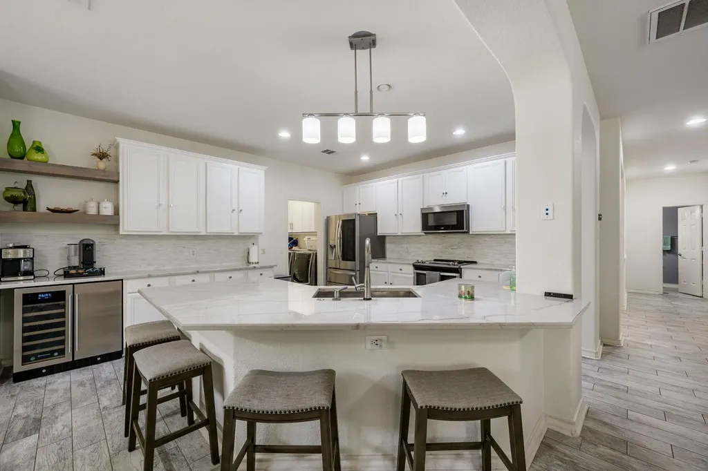 10232 Grizzly Oak Drive Austin TX 78748