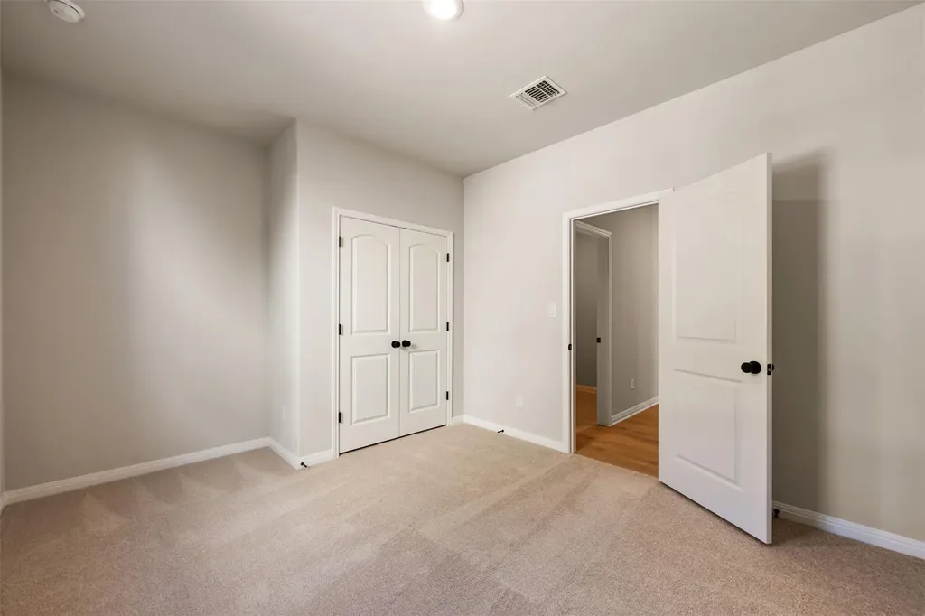 126 Arlington Park Loop Hutto TX 78634