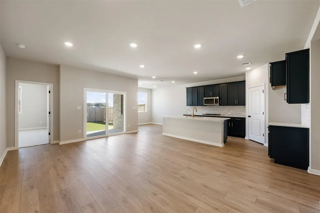 126 Arlington Park Loop Hutto TX 78634