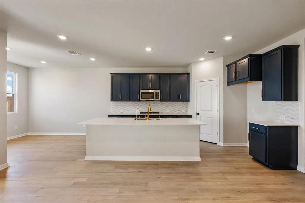 126 Arlington Park Loop Hutto TX 78634