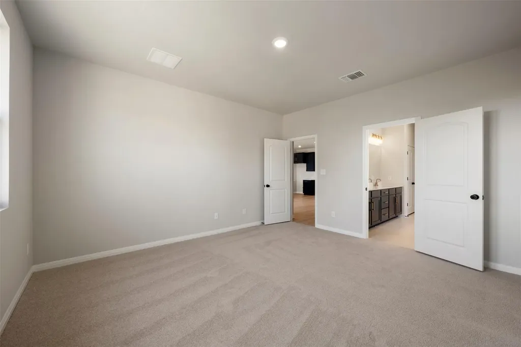 126 Arlington Park Loop Hutto TX 78634
