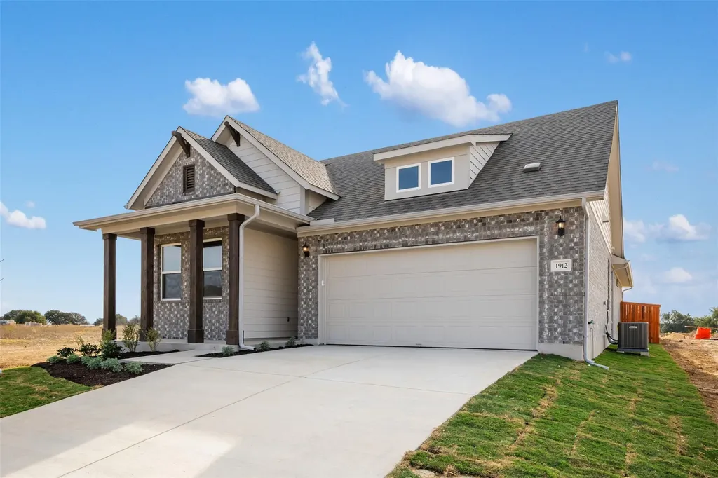 126 Arlington Park Loop Hutto TX 78634
