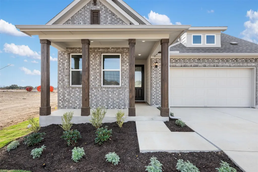 126 Arlington Park Loop Hutto TX 78634