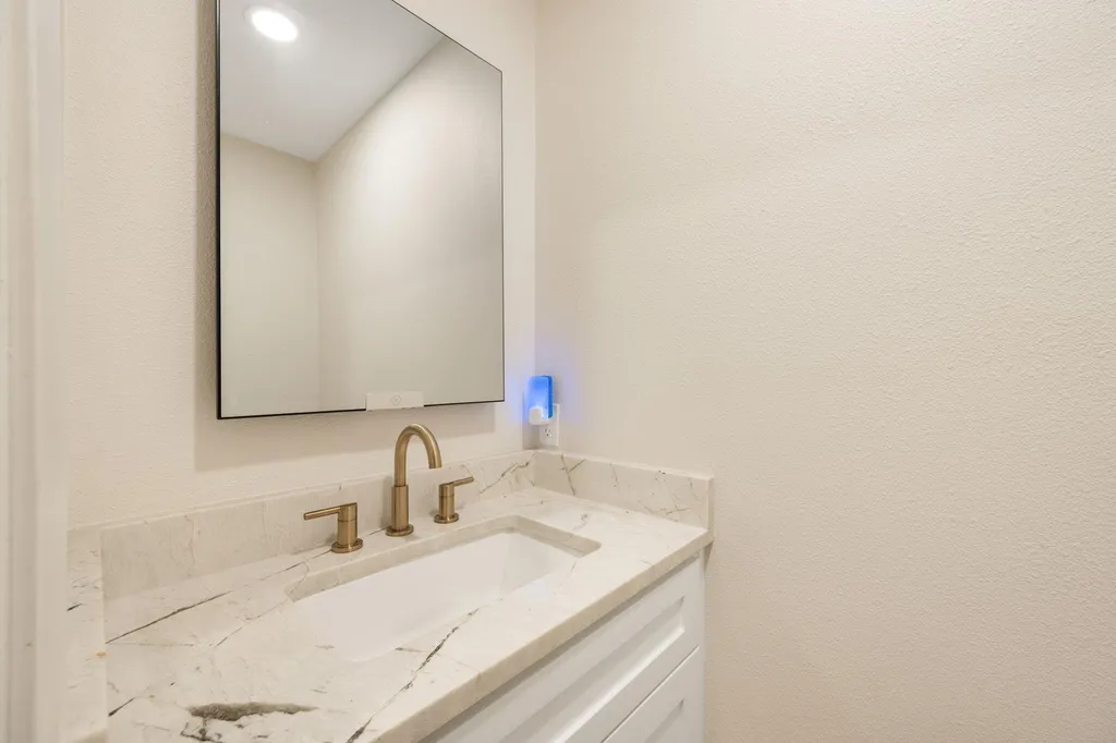 210 Waxwing Drive Buda TX 78610