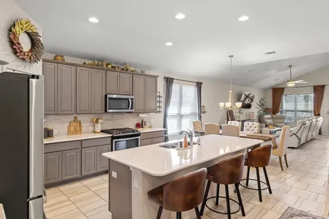 276 Finstown Street Hutto TX 78634