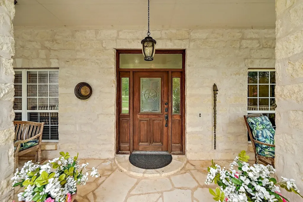 948 Upper Elgin River Road Elgin TX 78621