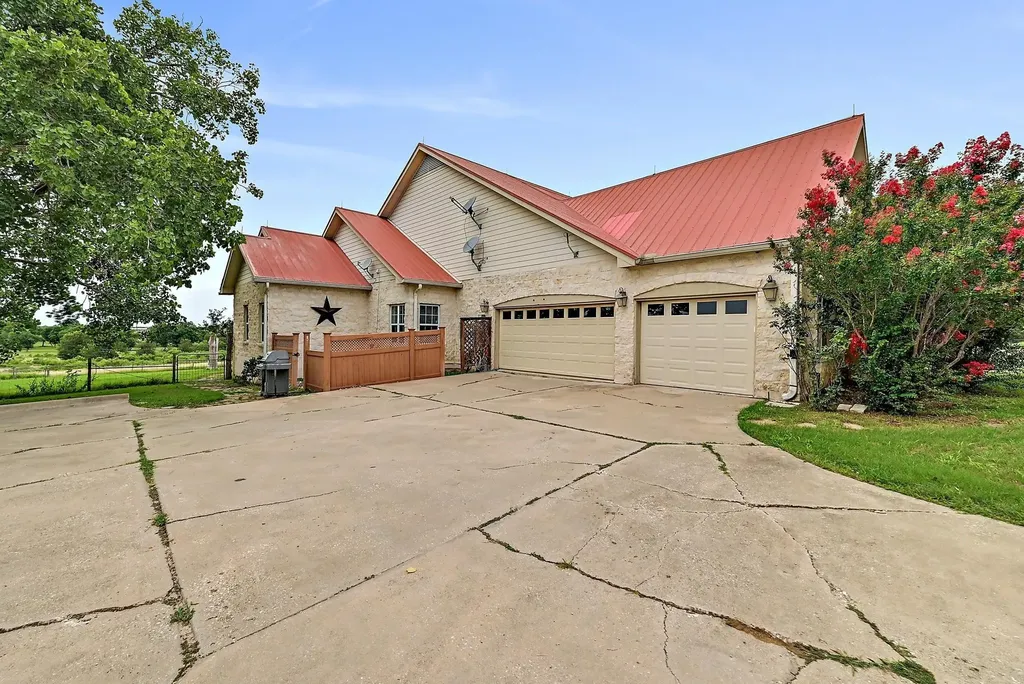 948 Upper Elgin River Road Elgin TX 78621
