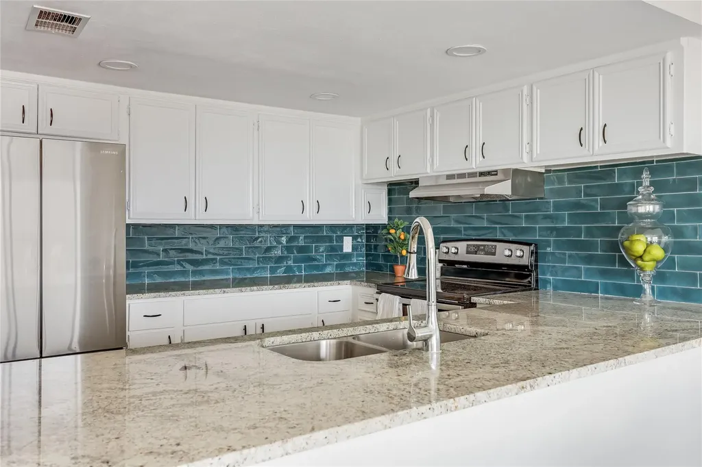 3216 Poe Cove Lago Vista TX 78645