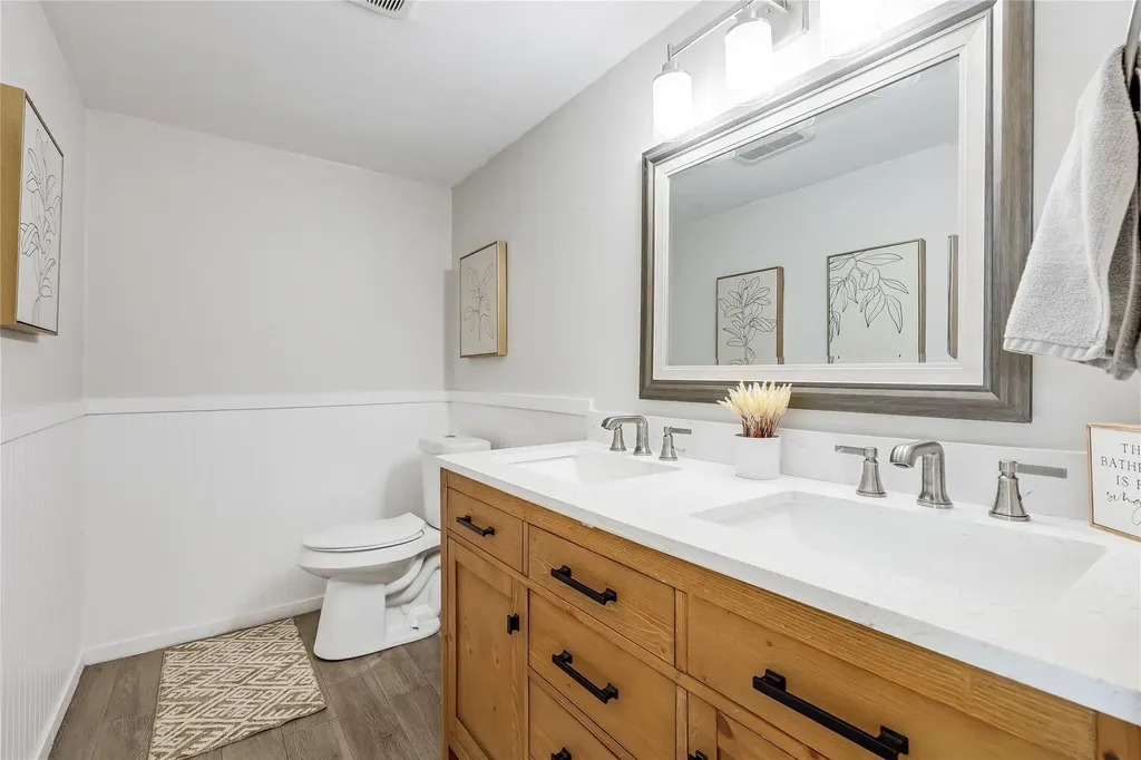 3216 Poe Cove Lago Vista TX 78645