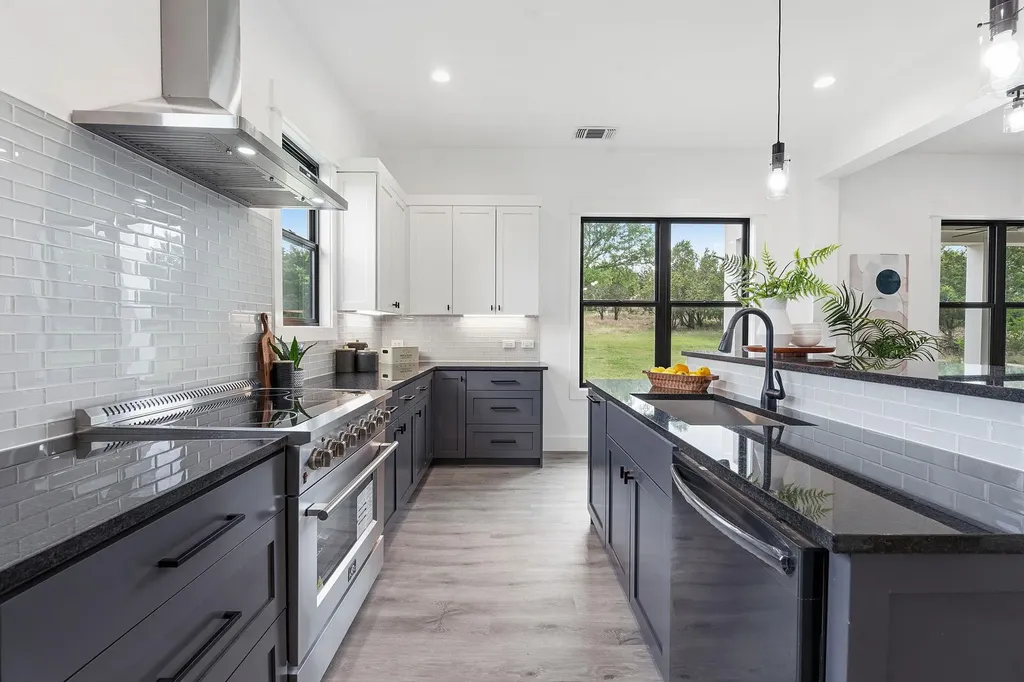 109 Rocky Summit Court Spicewood TX 78669